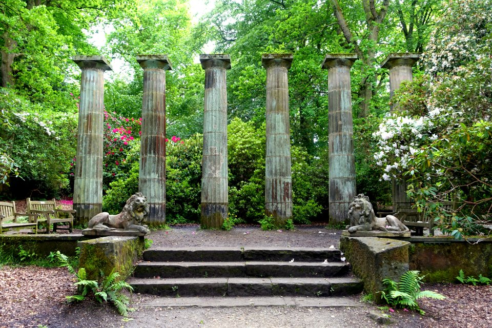 Columns - RHS Garden Harlow Carr - North Yorkshire, England - DSC01222