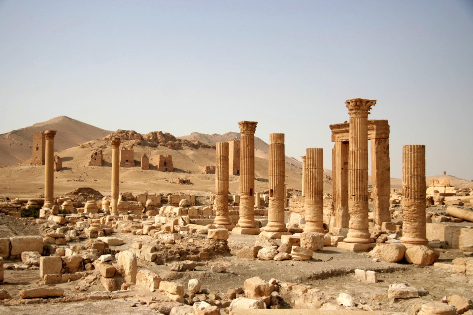 Columns and tombs in Palmyra
