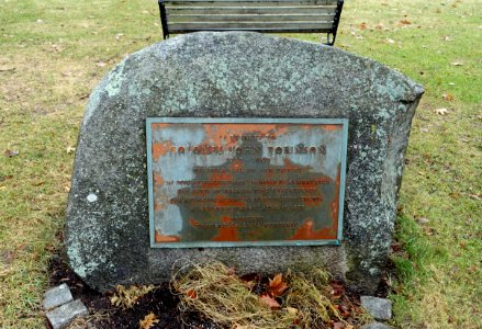Colonel John Robinson Memorial - Westford, Massachusetts - DSC08995