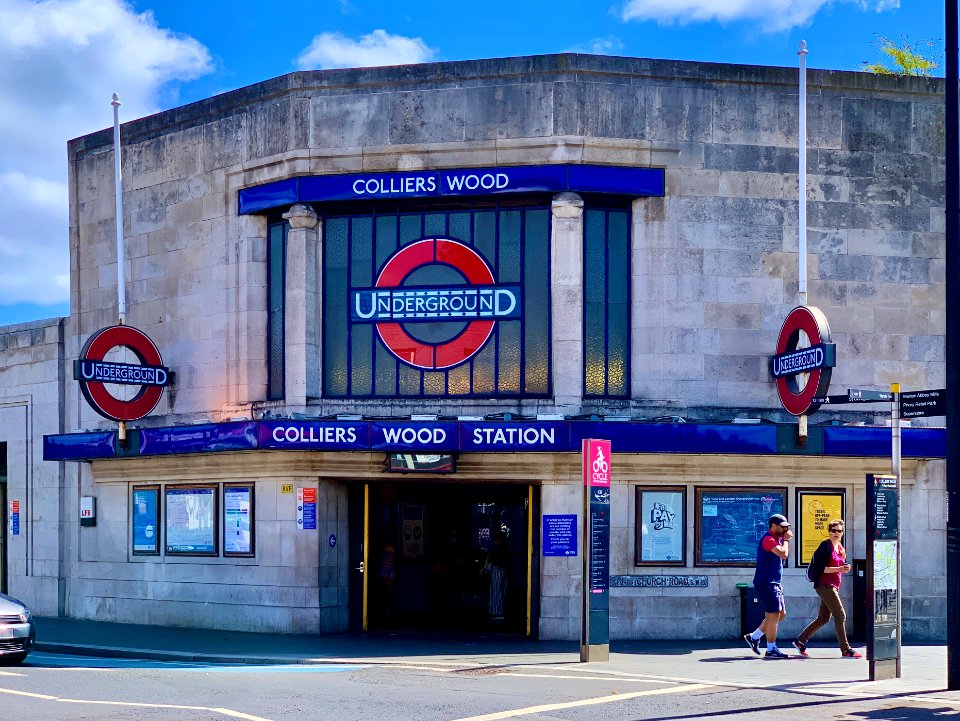 Colliers Wood station