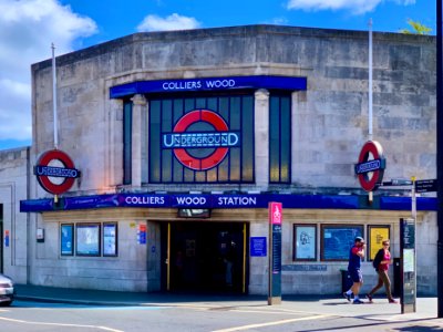 Colliers Wood station