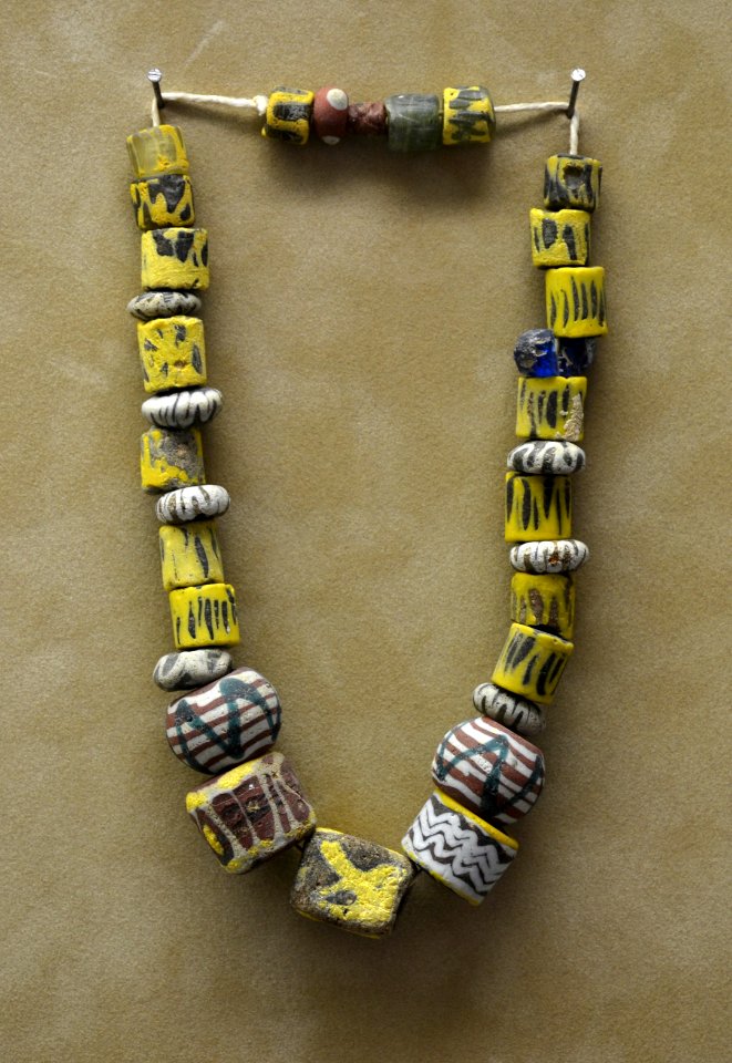 Collier Pâte de verre Musée Saint-Remi 21092016 02