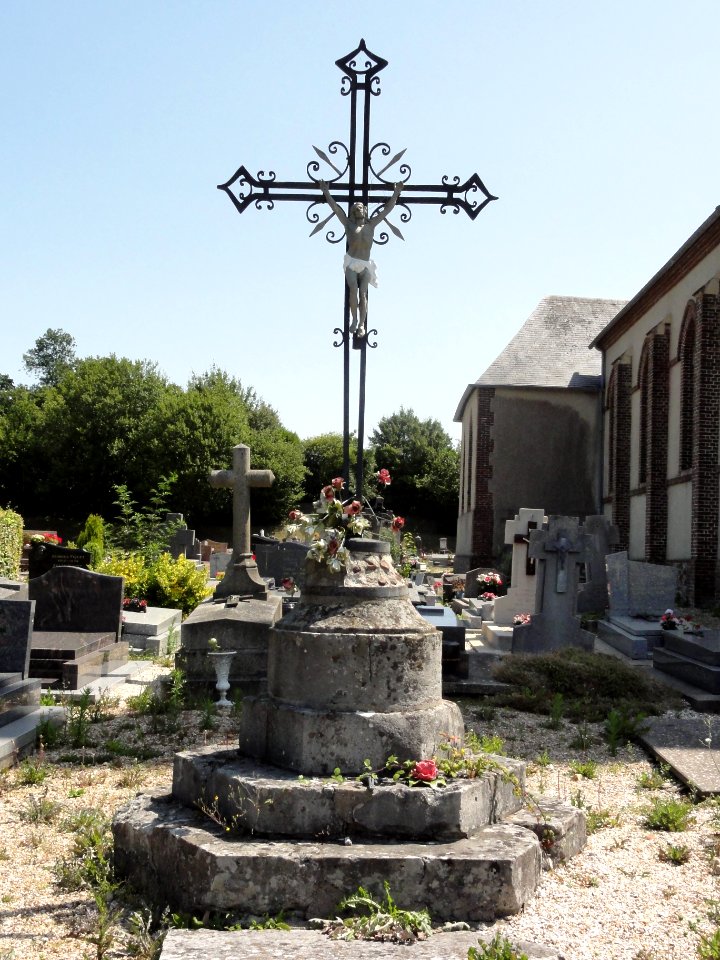 Colleville (Seine-Mar.) croix du cimetière