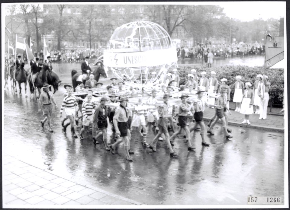 Collectie Fotocollectiie Afdrukken ANEFO Rousel, fotonummer 157-1266, Bestanddeelnr 157-1266