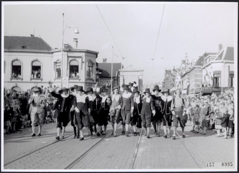 Collectie Fotocollectiie Afdrukken ANEFO Rousel, fotonummer 157-0995, Bestanddeelnr 157-0995