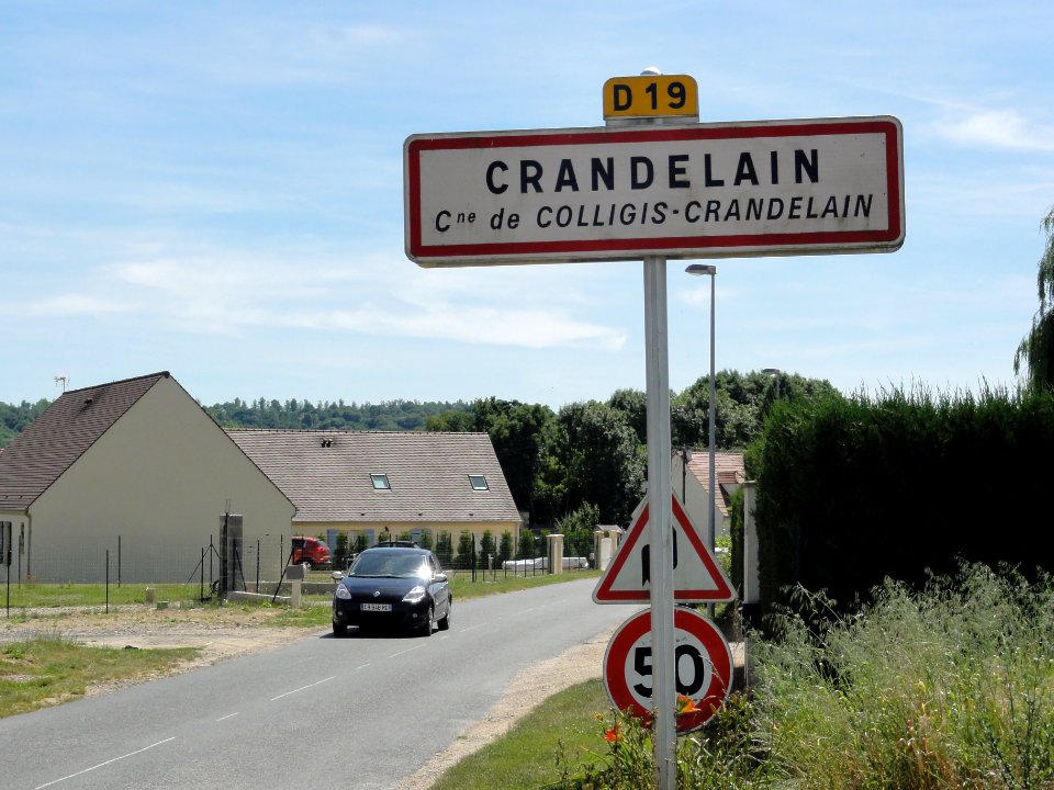 Colligis-Crandelain (Aisne) city limit sign Crandelain