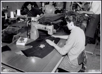 Collectie Fotocollectiie Afdrukken ANEFO Rousel, fotonummer 157-0979, Bestanddeelnr 157-0979