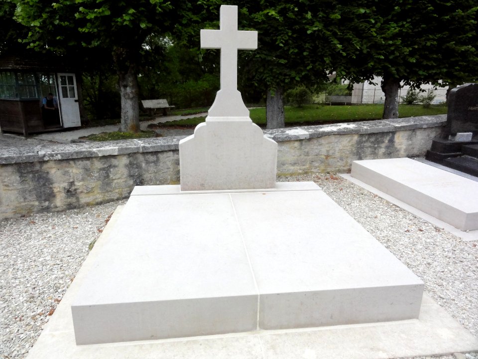 Colombey-les-deux-Églises (Haute-Marne), tombe De Gaulle