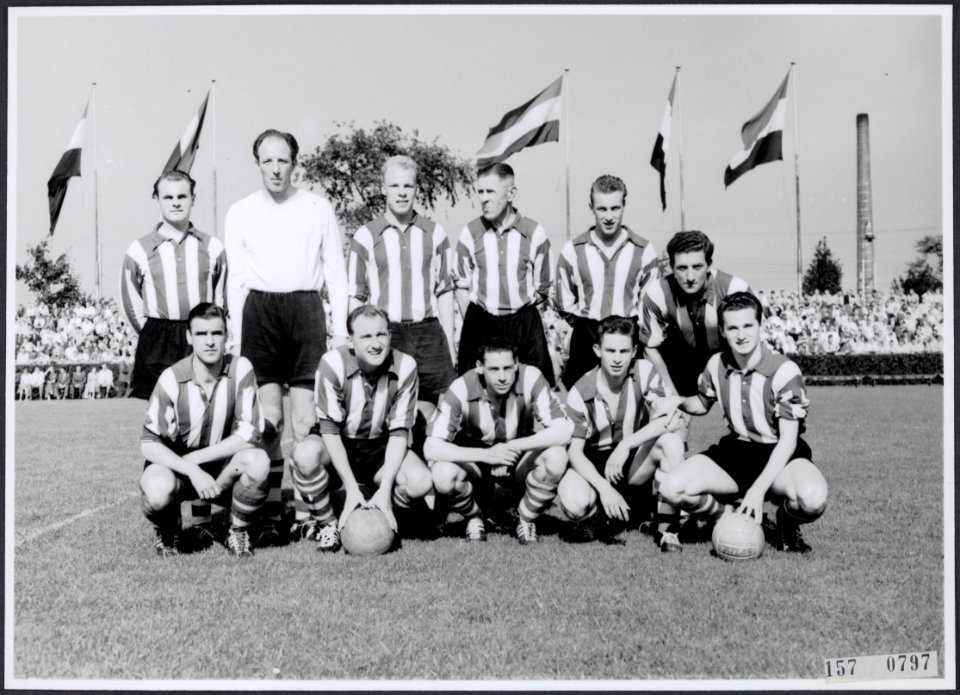 Collectie Fotocollectiie Afdrukken ANEFO Rousel, fotonummer 157-0797, Bestanddeelnr 157-0797