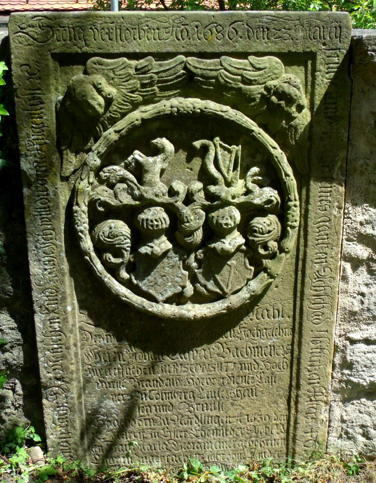 Colmberg, Bachmeyer-Epitaph in der Friedhofsmauer (2)