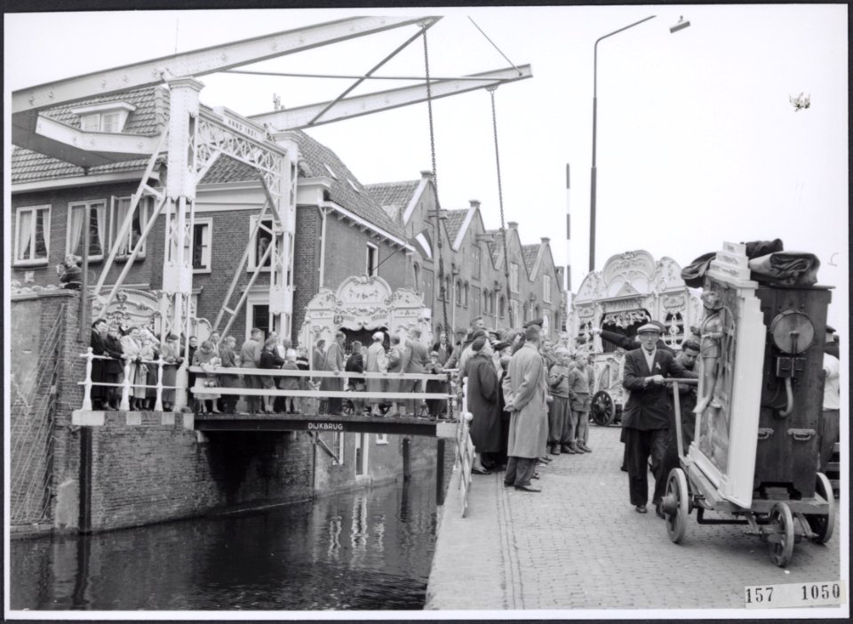 Collectie Fotocollectiie Afdrukken ANEFO Rousel, fotonummer 157-1050, Bestanddeelnr 157-1050