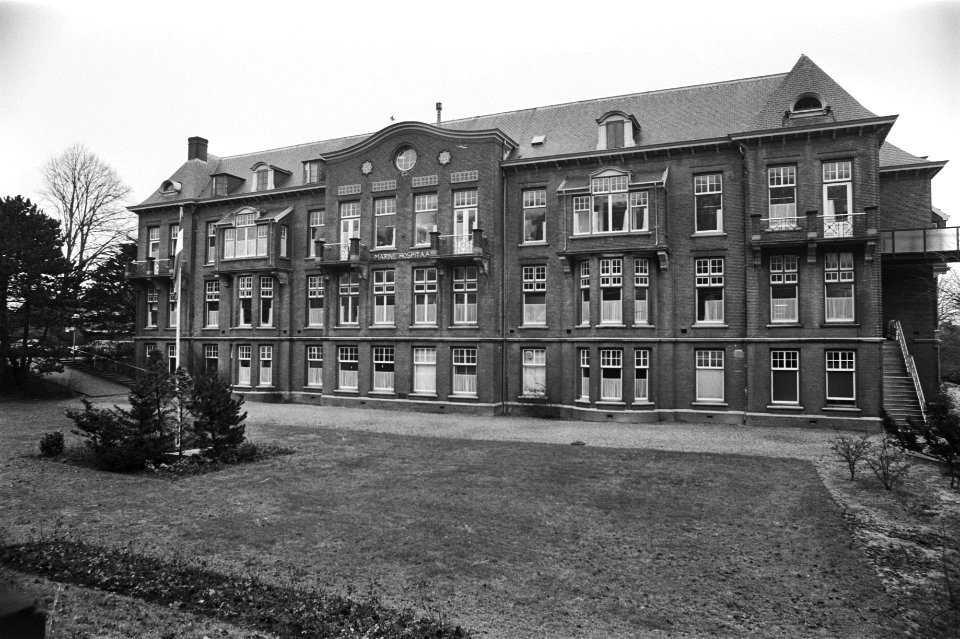 College van ziekenhuisvoorziening adviseert om in 1985 vi ziekenhuizen in Kennem, Bestanddeelnr 928-9943