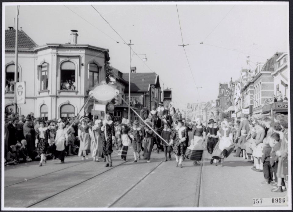 Collectie Fotocollectiie Afdrukken ANEFO Rousel, fotonummer 157-0996, Bestanddeelnr 157-0996
