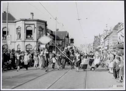 Collectie Fotocollectiie Afdrukken ANEFO Rousel, fotonummer 157-0996, Bestanddeelnr 157-0996