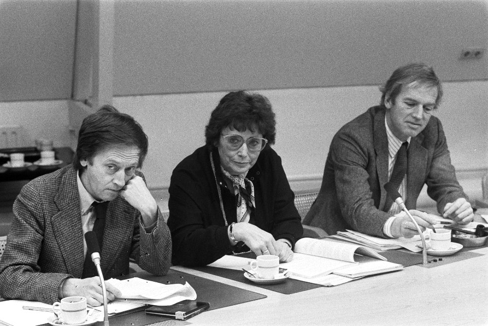 Commissievergadering met leden Europees Parlement v.l.n.r. Van Minnen , Ien va, Bestanddeelnr 932-8488
