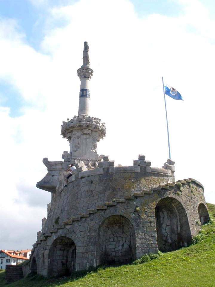 Comillas - Monumento al Marqués de Comillas 7
