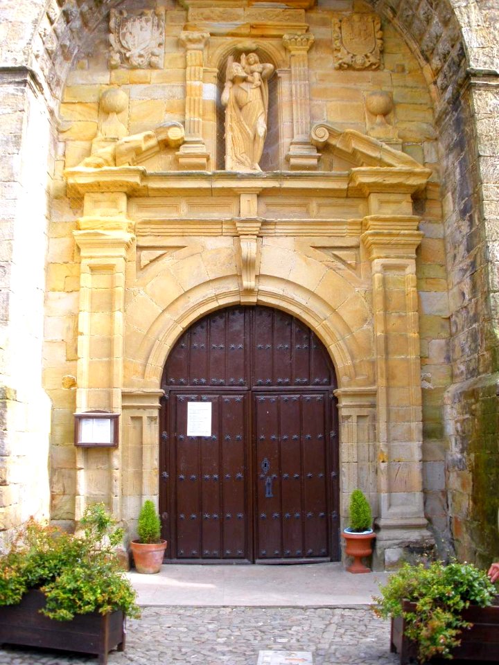 Comillas - Iglesia de San Cristóbal 07