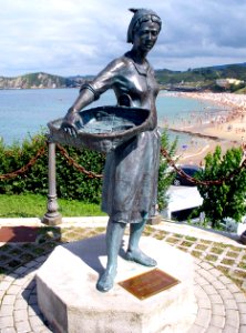 Comillas - Monumento a las pescaderas de Comillas