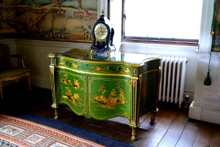 Commode, Chippendale, 1700s - East Bedroom - Harewood House - West Yorkshire, England - DSC01743