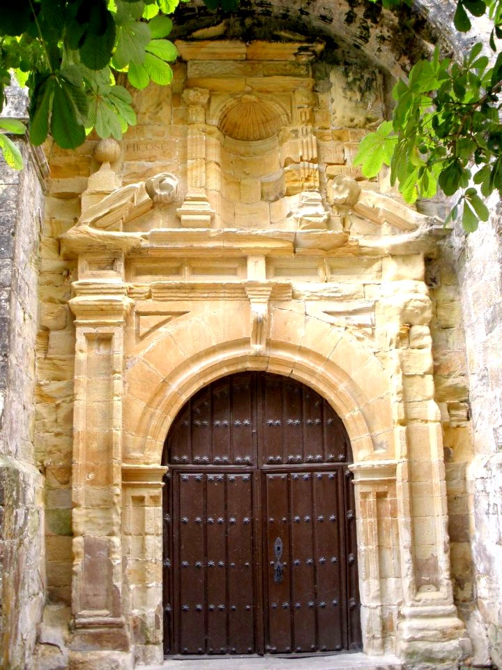 Comillas - Iglesia de San Cristóbal 09