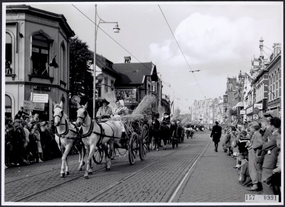 Collectie Fotocollectiie Afdrukken ANEFO Rousel, fotonummer 157-0991, Bestanddeelnr 157-0991