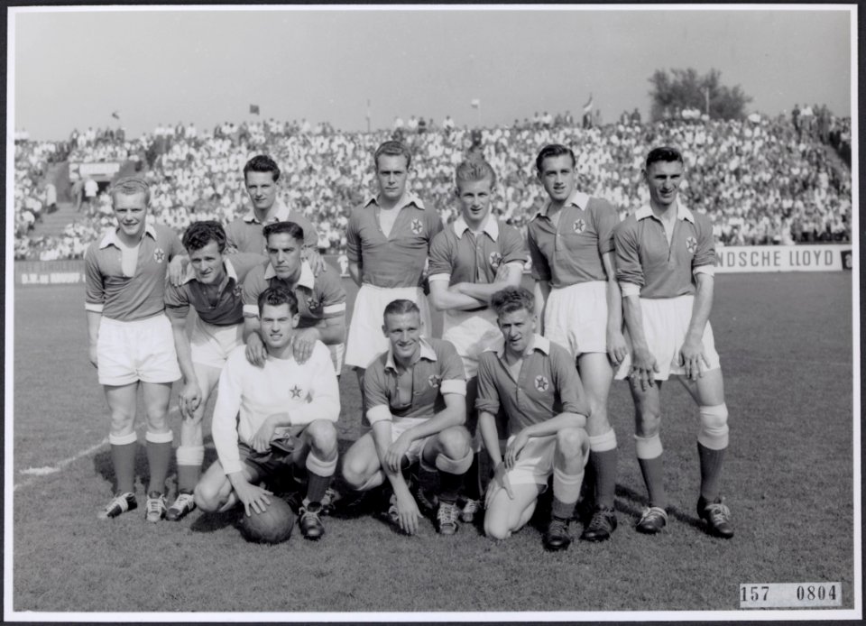 Collectie Fotocollectiie Afdrukken ANEFO Rousel, fotonummer 157-0804, Bestanddeelnr 157-0804