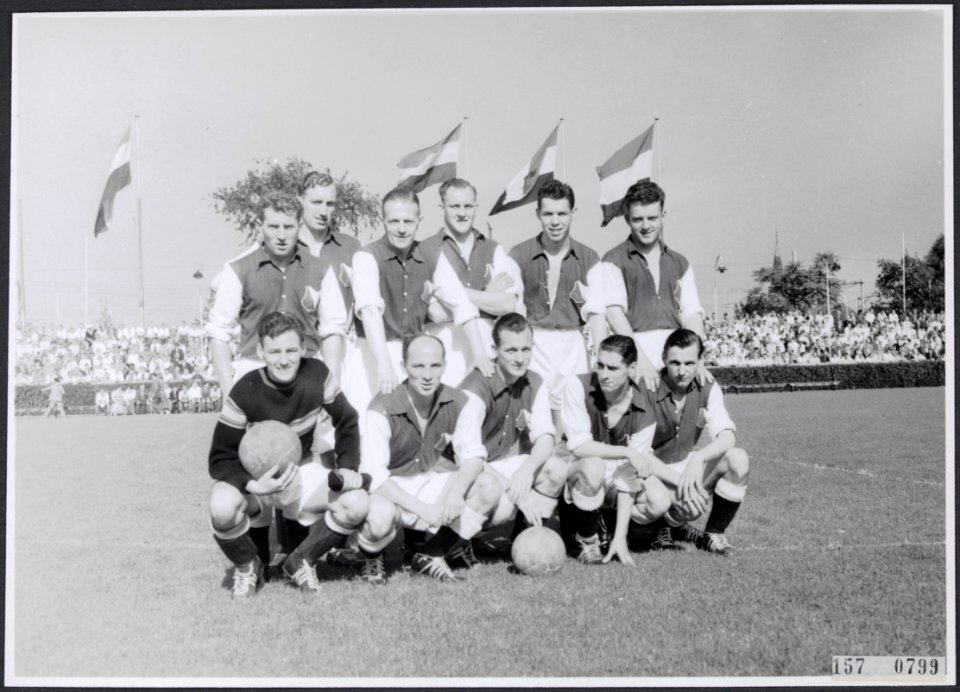 Collectie Fotocollectiie Afdrukken ANEFO Rousel, fotonummer 157-0799, Bestanddeelnr 157-0799