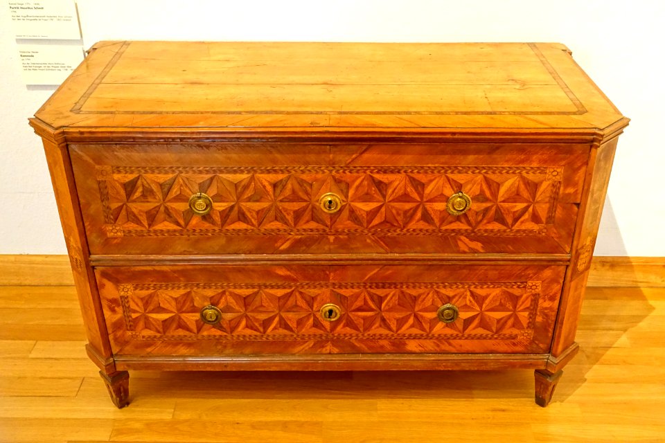 Commode, Franconia, c. 1790 - Mainfränkisches Museum - Würzburg, Germany - DSC04659