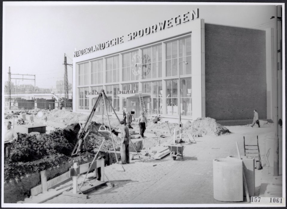 Collectie Fotocollectiie Afdrukken ANEFO Rousel, fotonummer 157-1061, Bestanddeelnr 157-1061