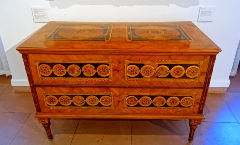 Commode by a Franconian master, c. 1780-1790 - Mainfränkisches Museum - Würzburg, Germany - DSC04489