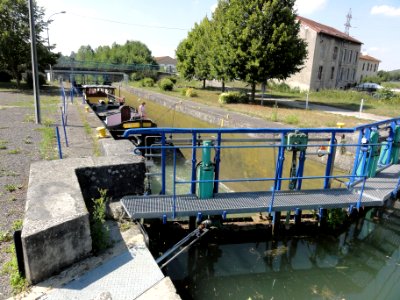 Commercy (Meuse) Canal de l'Est écluse (02)