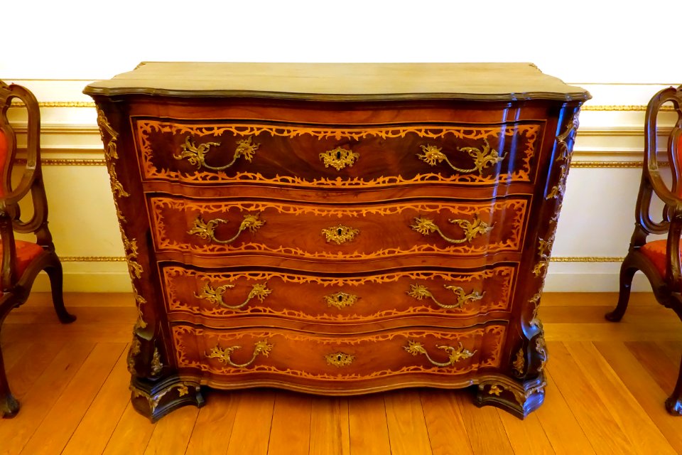 Commode, Portugal, 1775-1800, brazilian ebony, gilt, satinwood, gilt bronze - Museu Nacional de Soares dos Reis - Porto, Portugal - DSC00532