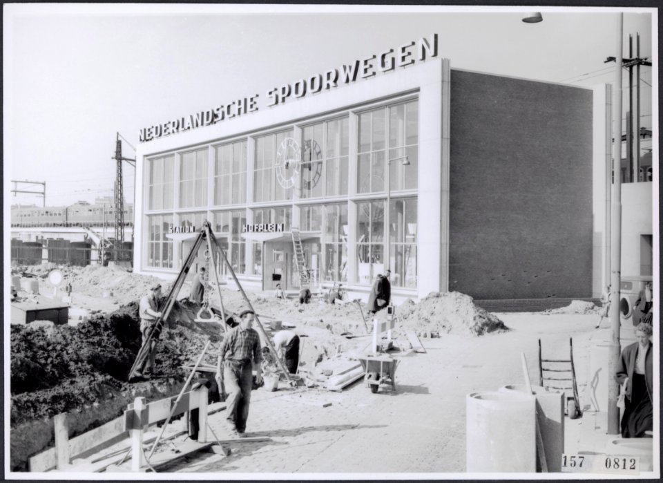 Collectie Fotocollectiie Afdrukken ANEFO Rousel, fotonummer 157-0812, Bestanddeelnr 157-0812