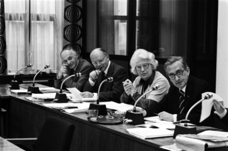 Commissievergadering Gevangeniswezen in Den Haag vlnr drs Tulkens (hfd dir g, Bestanddeelnr 929-6648