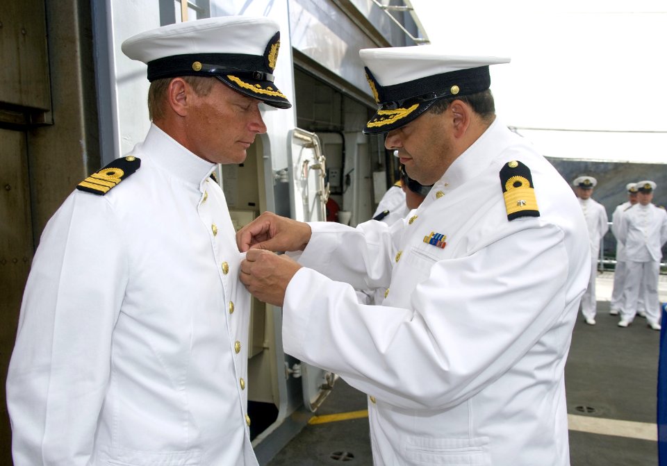 Commandant-der-zeemacht-in-het-cara-bische-gebied-commandeur-peter-lenselink