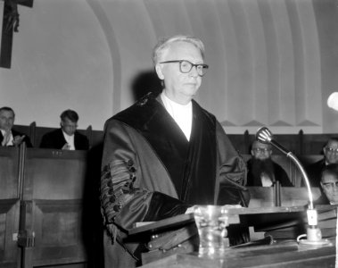 Componist professor Hendrik Andriessen afscheidscollege gehouden Universiteit te, Bestanddeelnr 915-3447