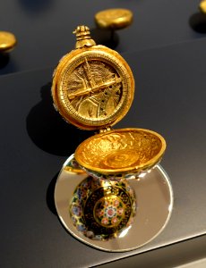 Compendium, Iran, first half of the 19th century, enameled gold - Aga Khan Museum - Toronto, Canada - DSC07104