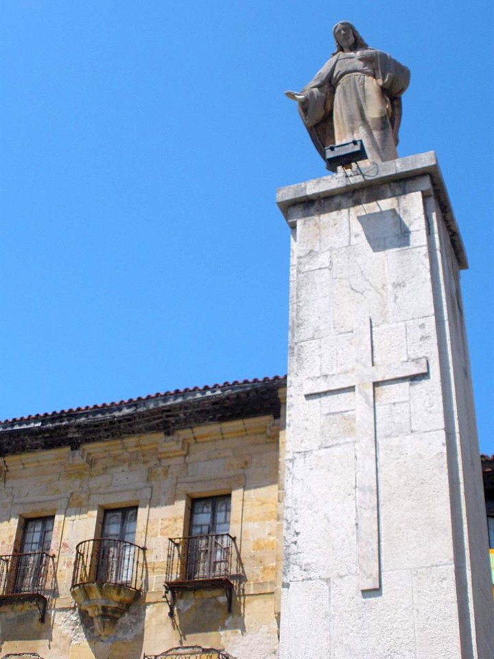 Comillas - Monumento al Corazón de Jesús 1