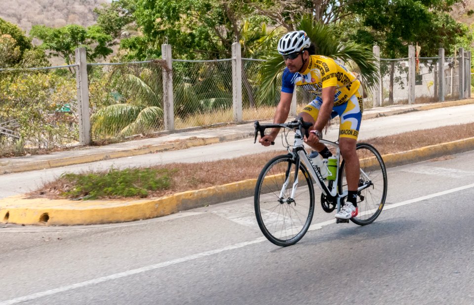 Competing cyclist