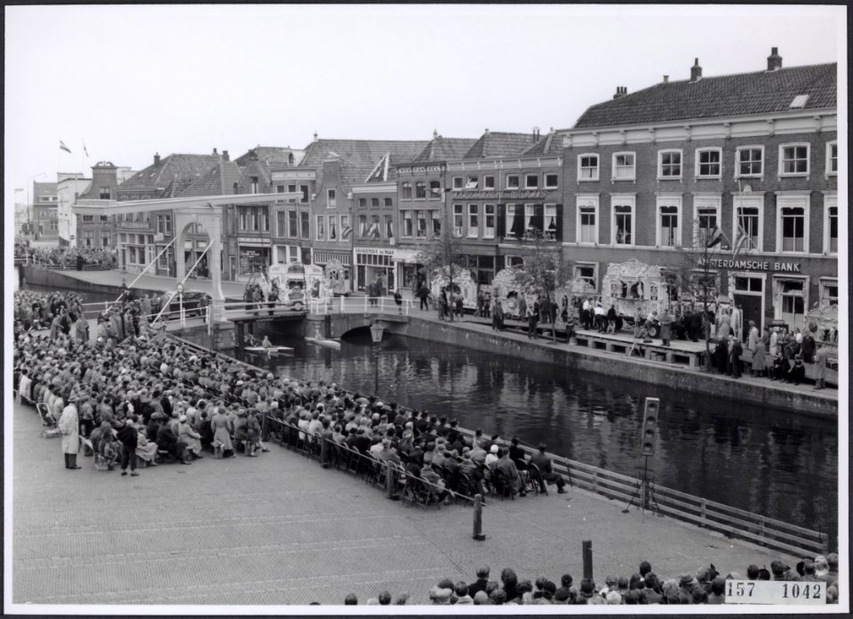 Collectie Fotocollectiie Afdrukken ANEFO Rousel, fotonummer 157-1042, Bestanddeelnr 157-1042