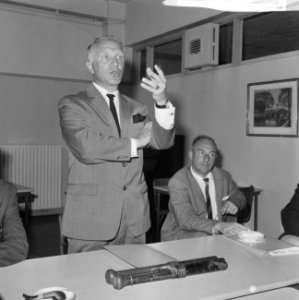 Commissaris Molenkamp op persconferentie, Bestanddeelnr 918-0780