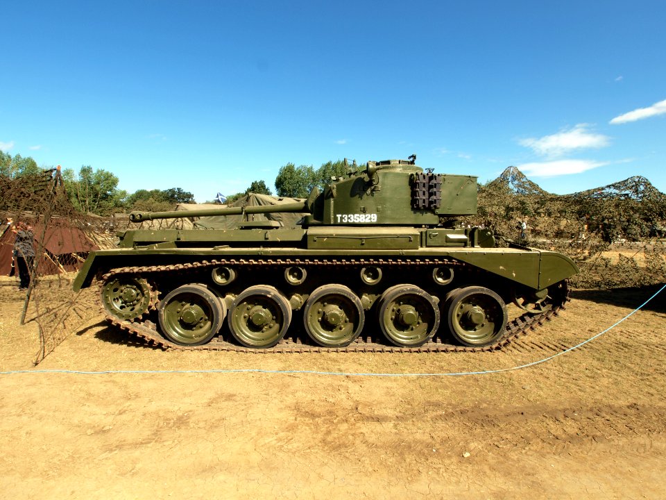 Comet with markings for 11th Armoured Division pic-004