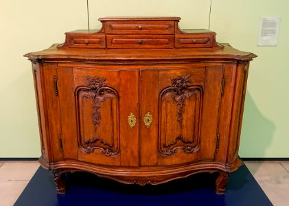 Commode, perhaps Aachen Nordeifel, c. 1760-1770, spruce, oak, brass - Germanisches Nationalmuseum - Nuremberg, Germany - DSC02557