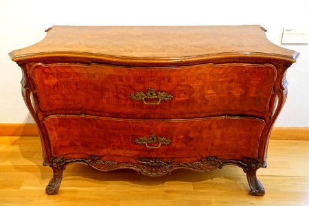 Commode, Franconia, c. 1730-1740 - Mainfränkisches Museum - Würzburg, Germany - DSC04607