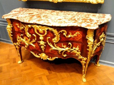 Commode, Charles Cressent, Paris, 1745-1749 - Nelson-Atkins Museum of Art - DSC08841 photo