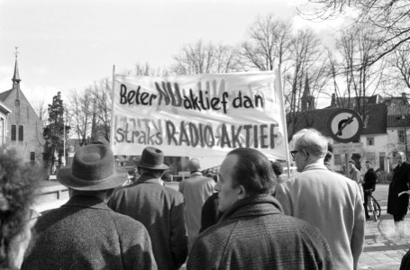 Comite 1961 voor de Vrede organiseert anti-atoombommars te Amersfoort De optoch, Bestanddeelnr 912-2994
