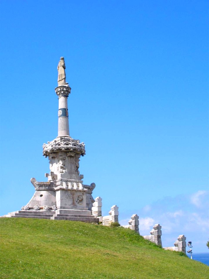 Comillas - Monumento al Marqués de Comillas 6