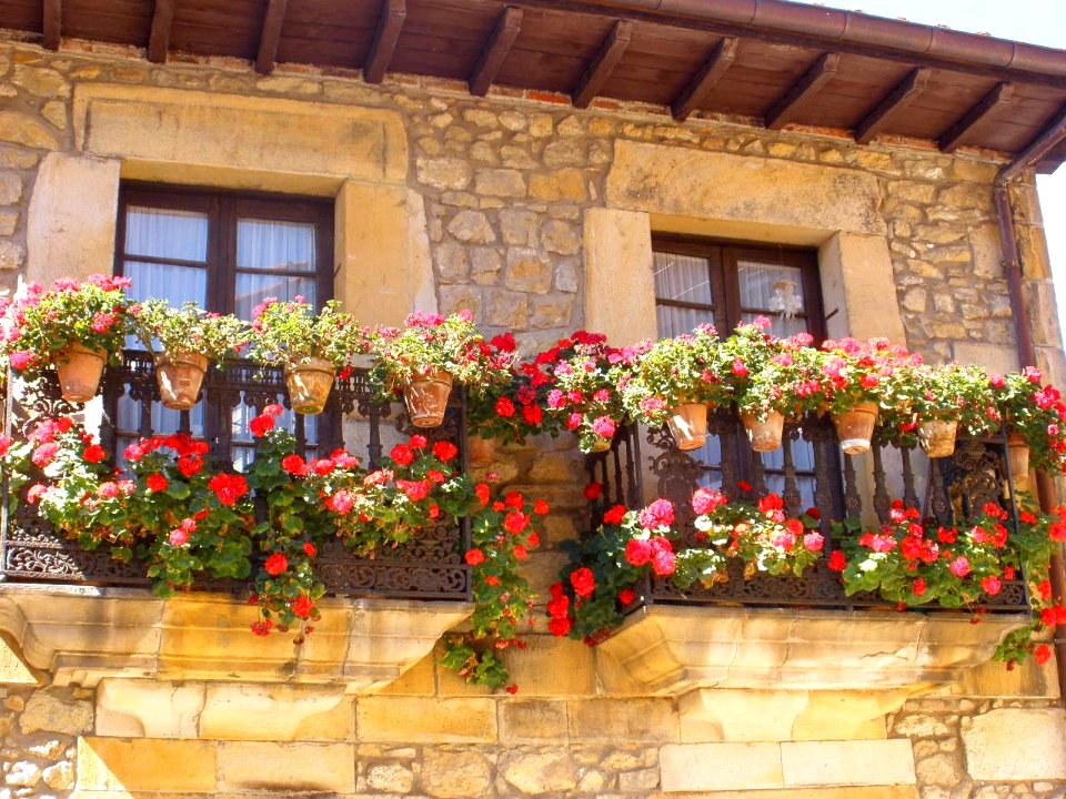Comillas - Balcones 02