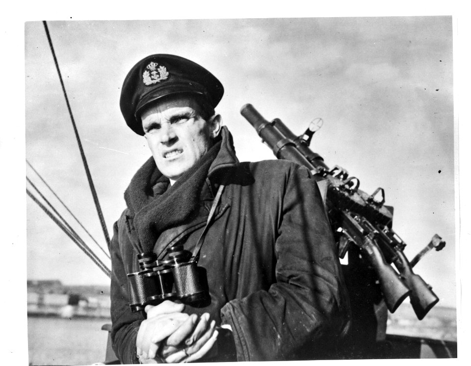 Commandant van een mijnenveger, W.H. Elink Schuurman, Bestanddeelnr 935-0172
