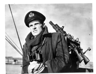 Commandant van een mijnenveger, W.H. Elink Schuurman, Bestanddeelnr 935-0172